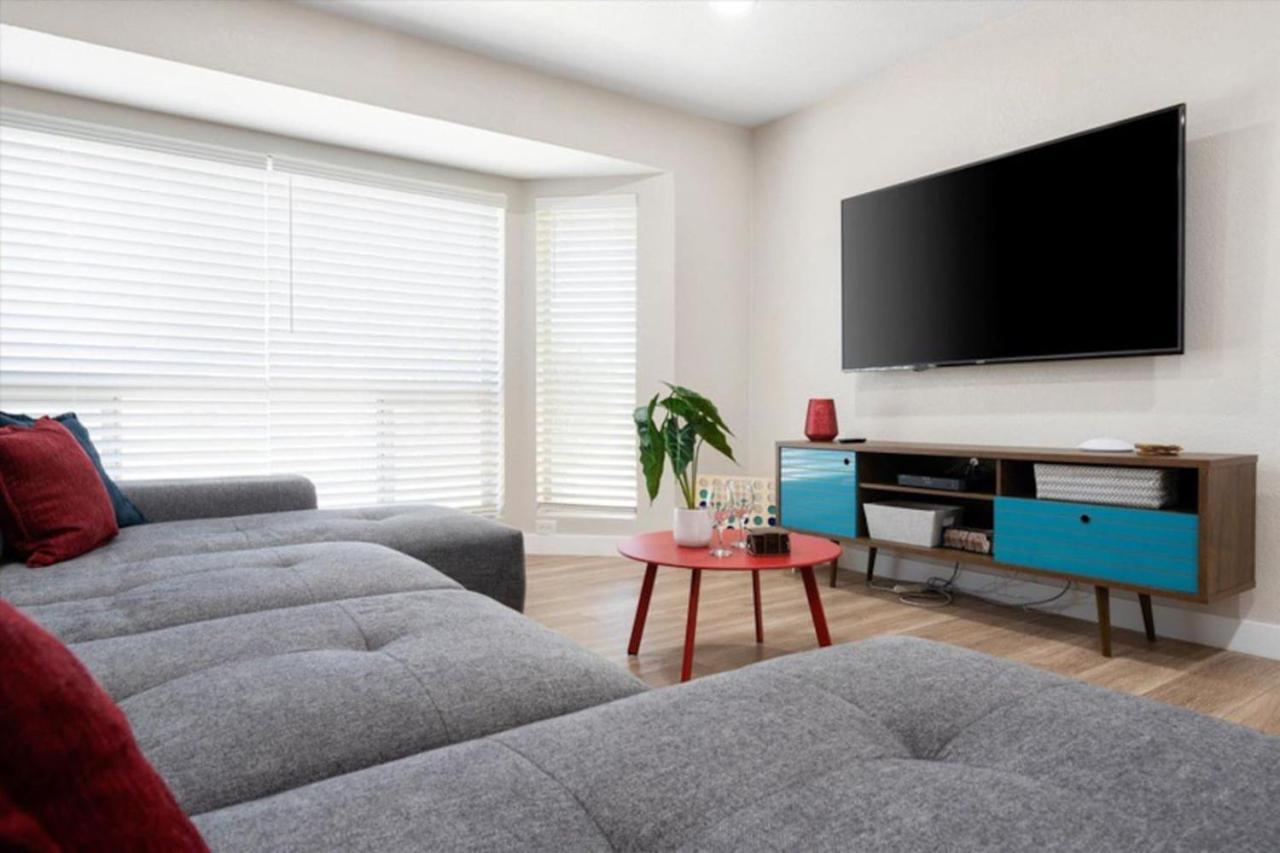 Heated Pool, Spa,arcade Games,pool Table,ping-pong Holiday home Phoenix